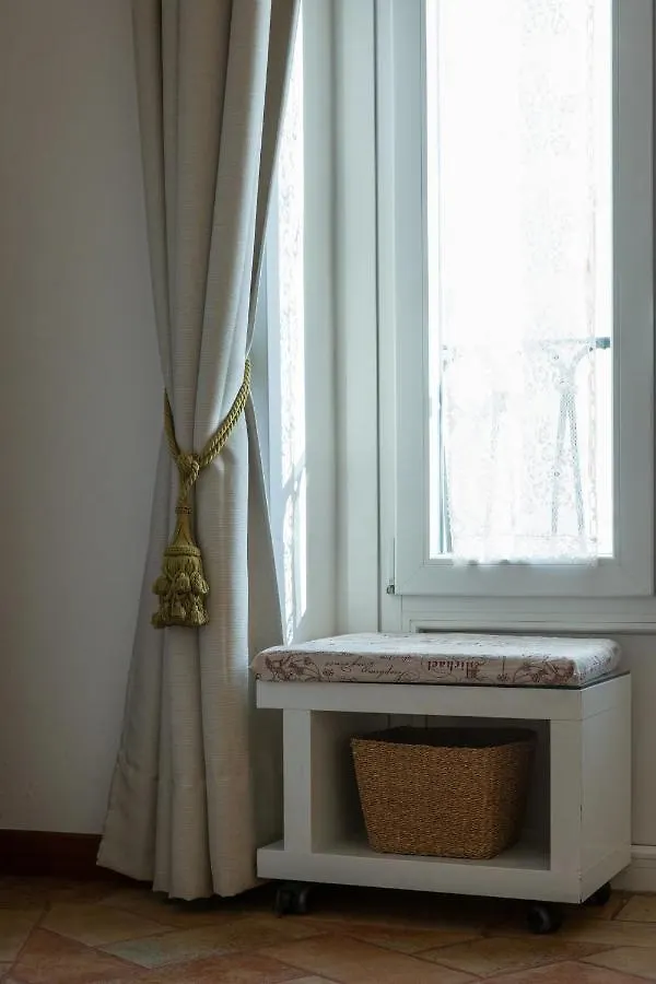 Canal View Historical Apartment ミラノ イタリア