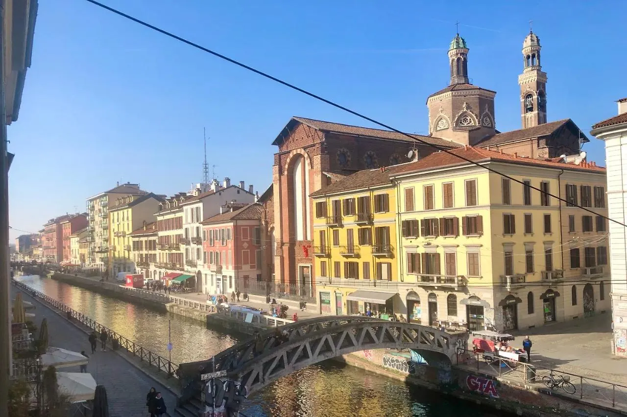Canal View Historical Apartment Milan