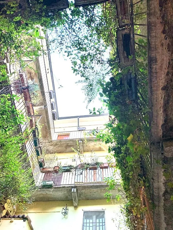 Canal View Historical Apartment Milan